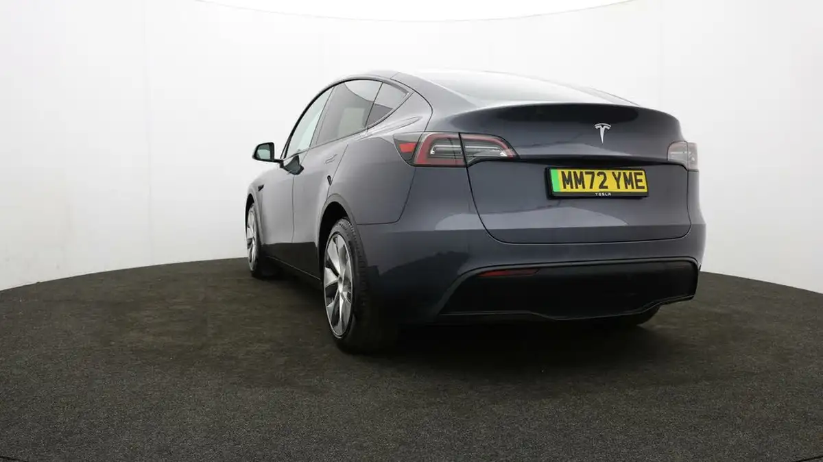 2022-tesla-model-y-e-rwd-big-73