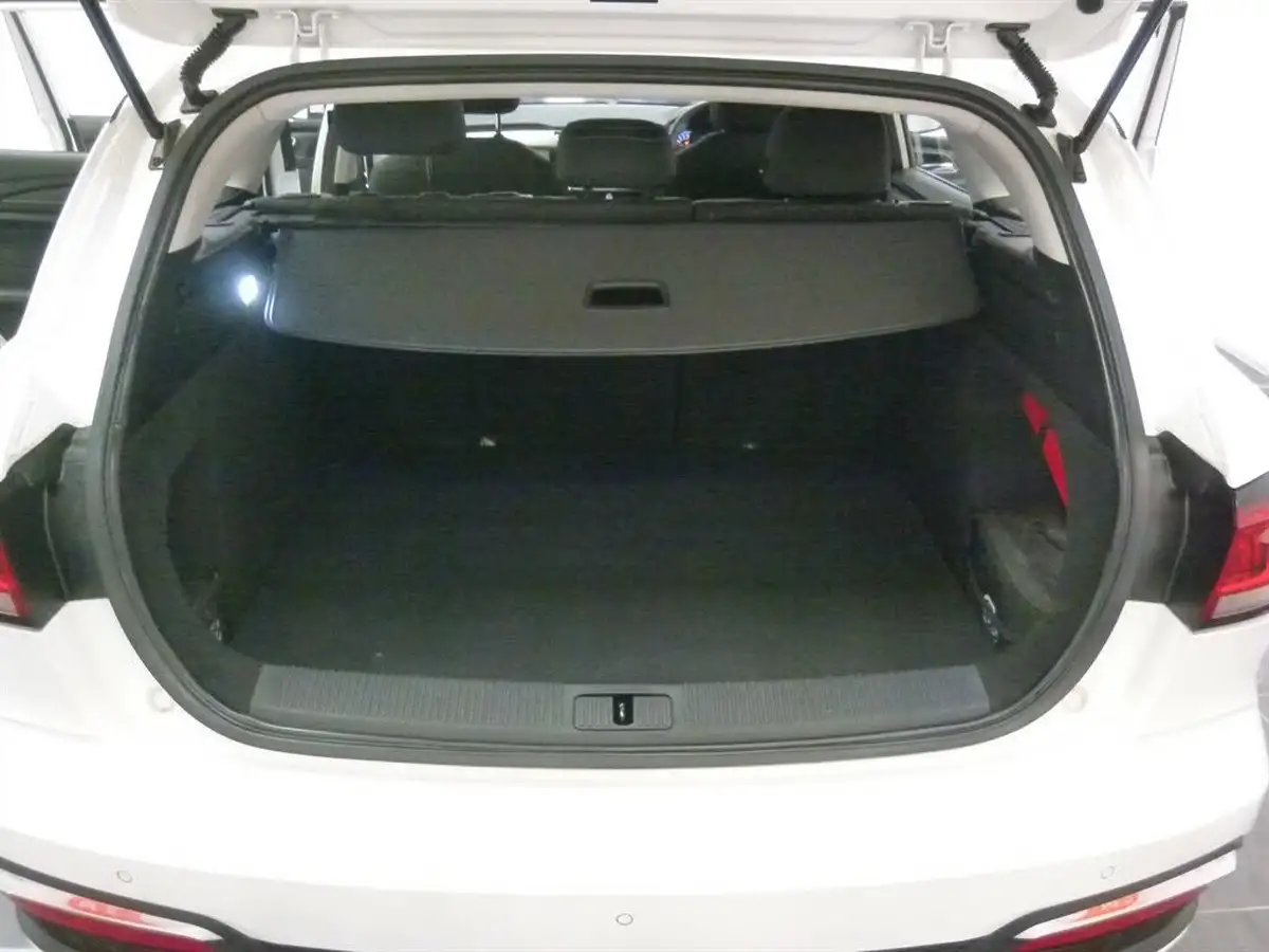 2022-mg-mg5-e-excite-ev-long-range-big-17