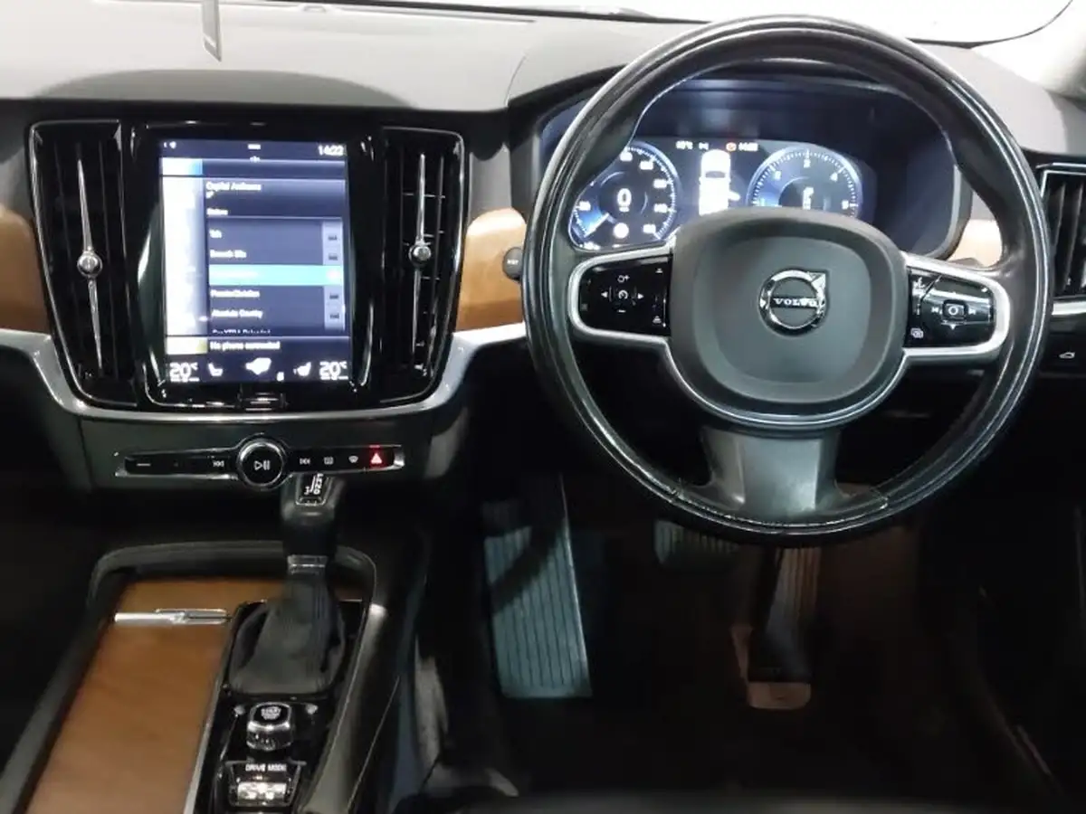 2018-volvo-s90-20td-d4-inscription-big-6