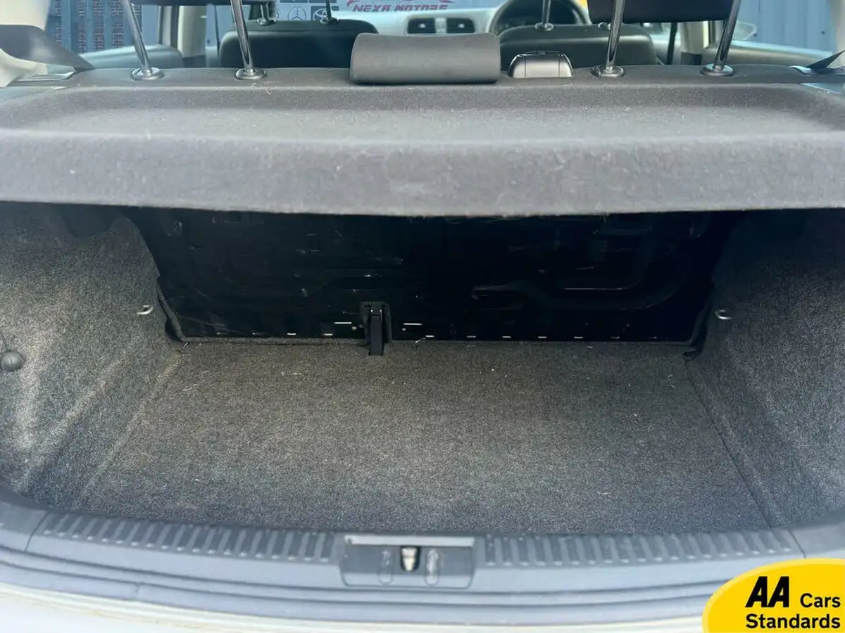 2013-volkswagen-polo-12-s-5d-big-8
