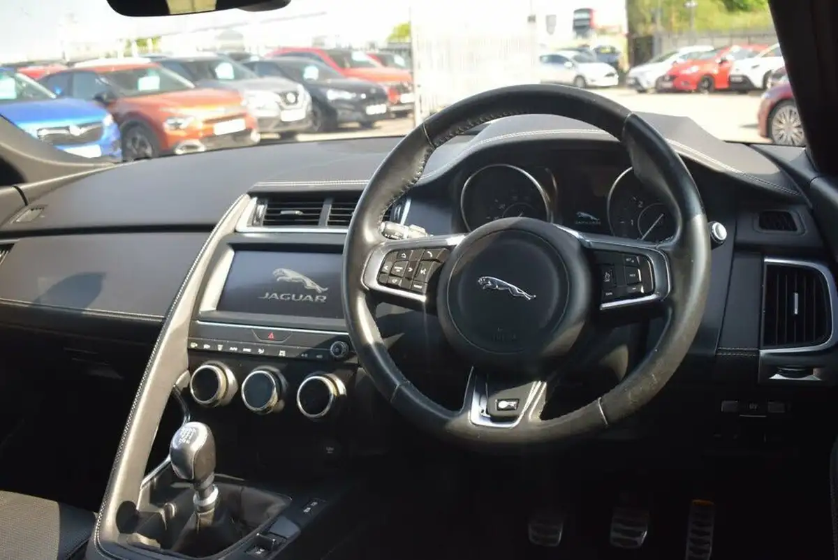 2018-jaguar-e-pace-20-i4d-r-dynamic-s-150ps-big-23