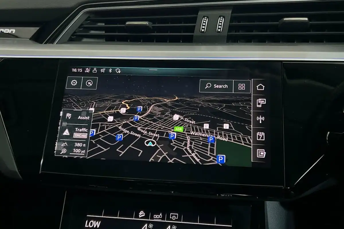 2020-audi-e-tron-55e-big-13