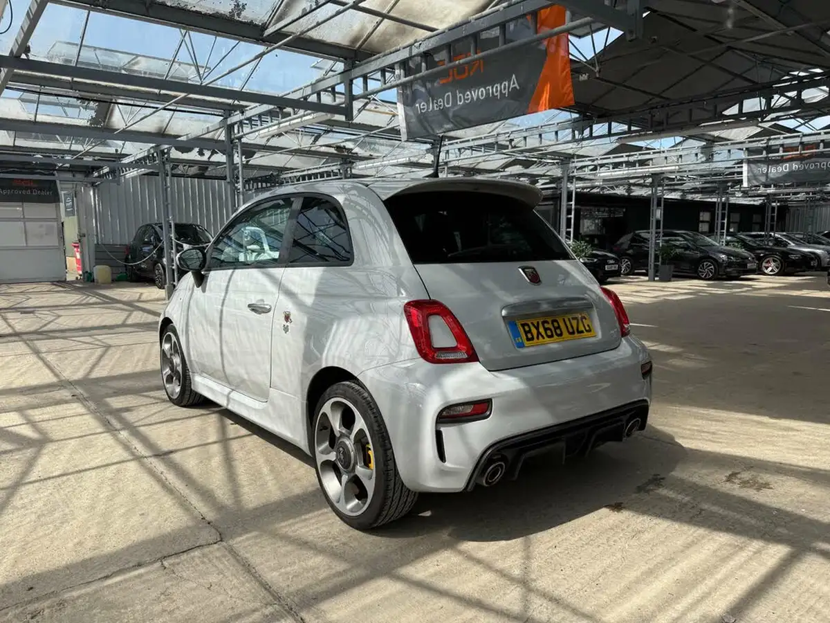 2018-abarth-595-14-tjet-big-9