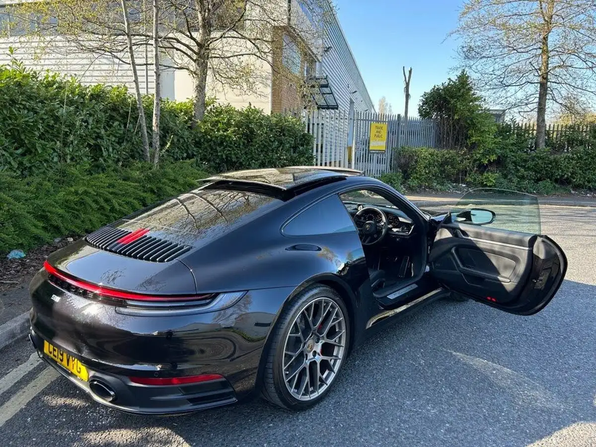 2019-porsche-911-30-carrera-4-s-450ps-coupe-pdk-big-12