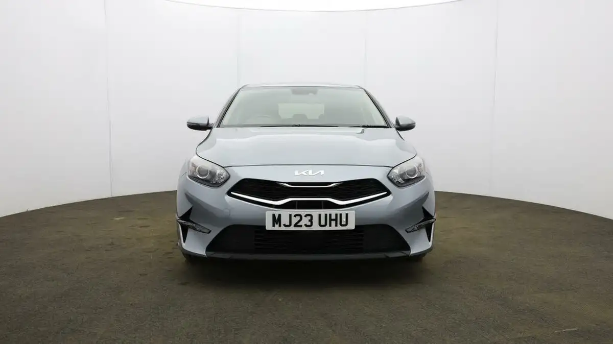 2022-kia-ceed-15-t-gdi-3-hatchback-big-1