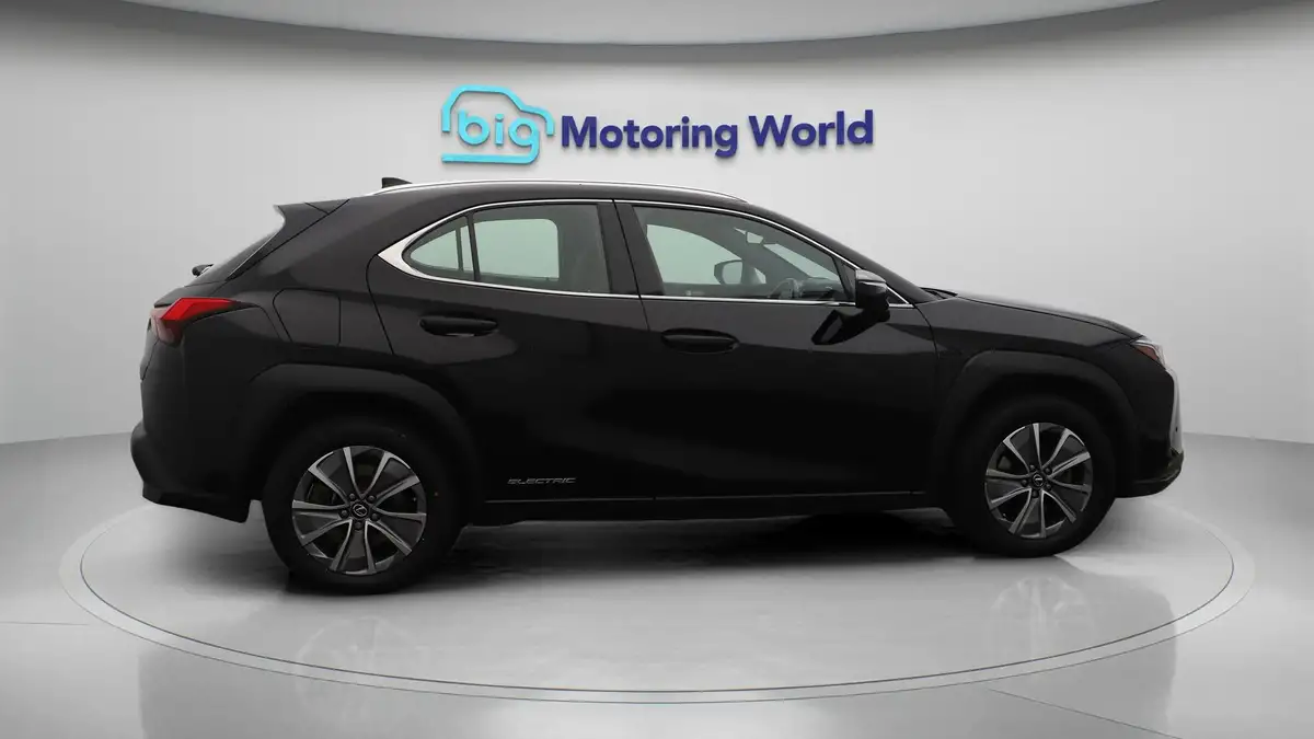 2022-lexus-ux-300e-e-ux-201bhp-big-8