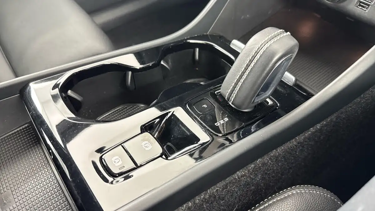 2021-volvo-xc40-15-t5-r-design-262bhp-big-19
