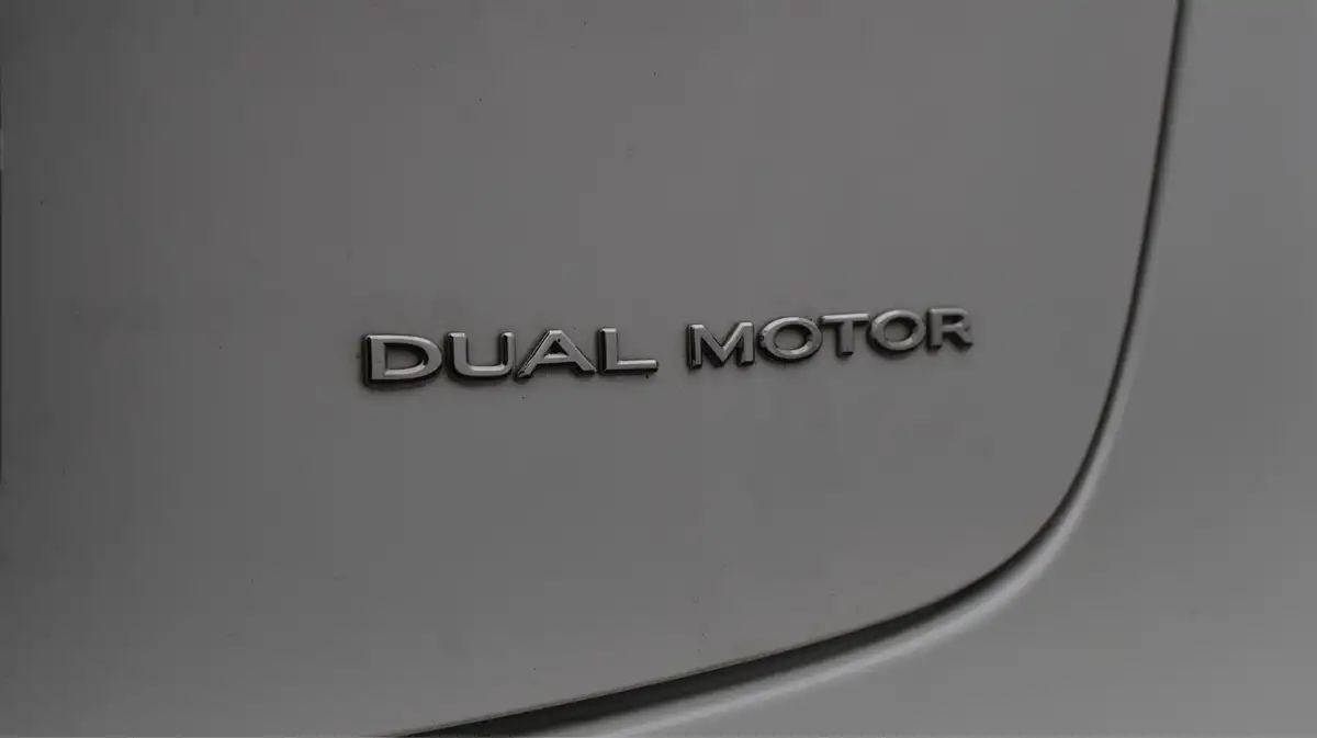 2021-tesla-model-3-e-long-range-4x4-big-21