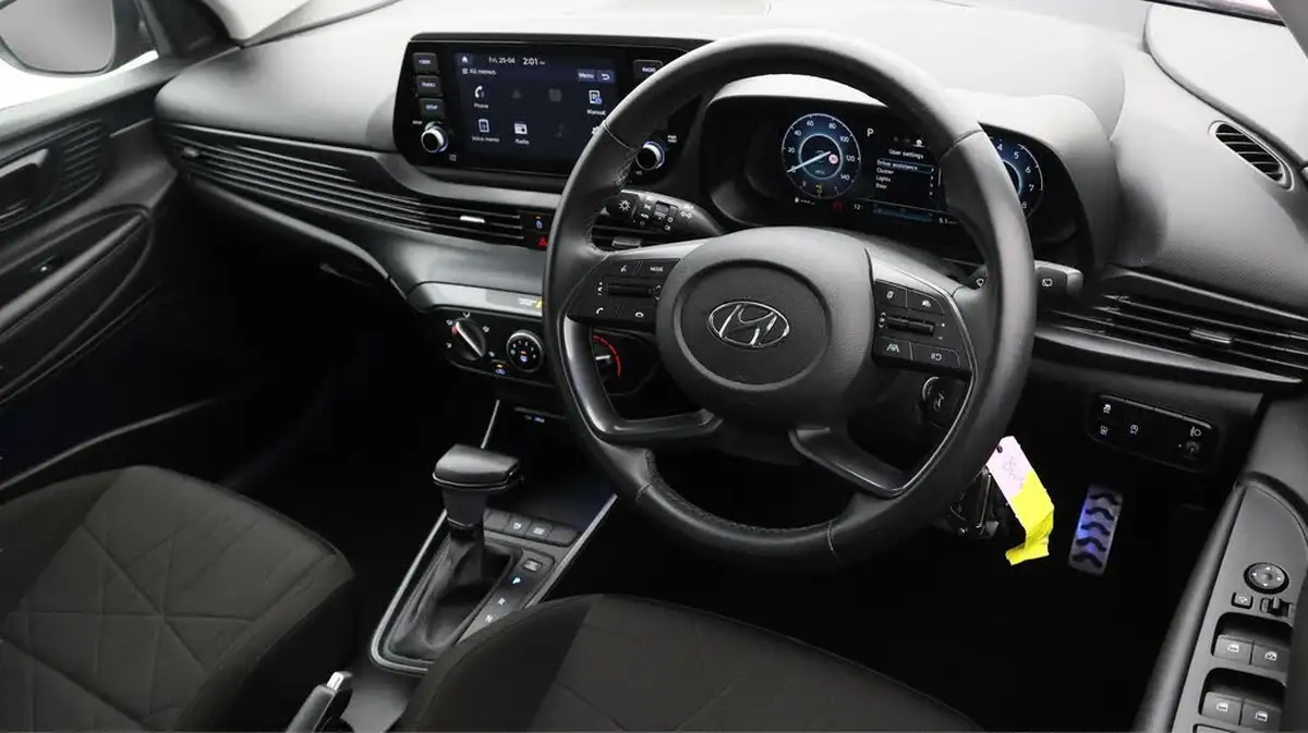 2023-hyundai-bayon-10-t-gdi-se-connect-dct-big-8
