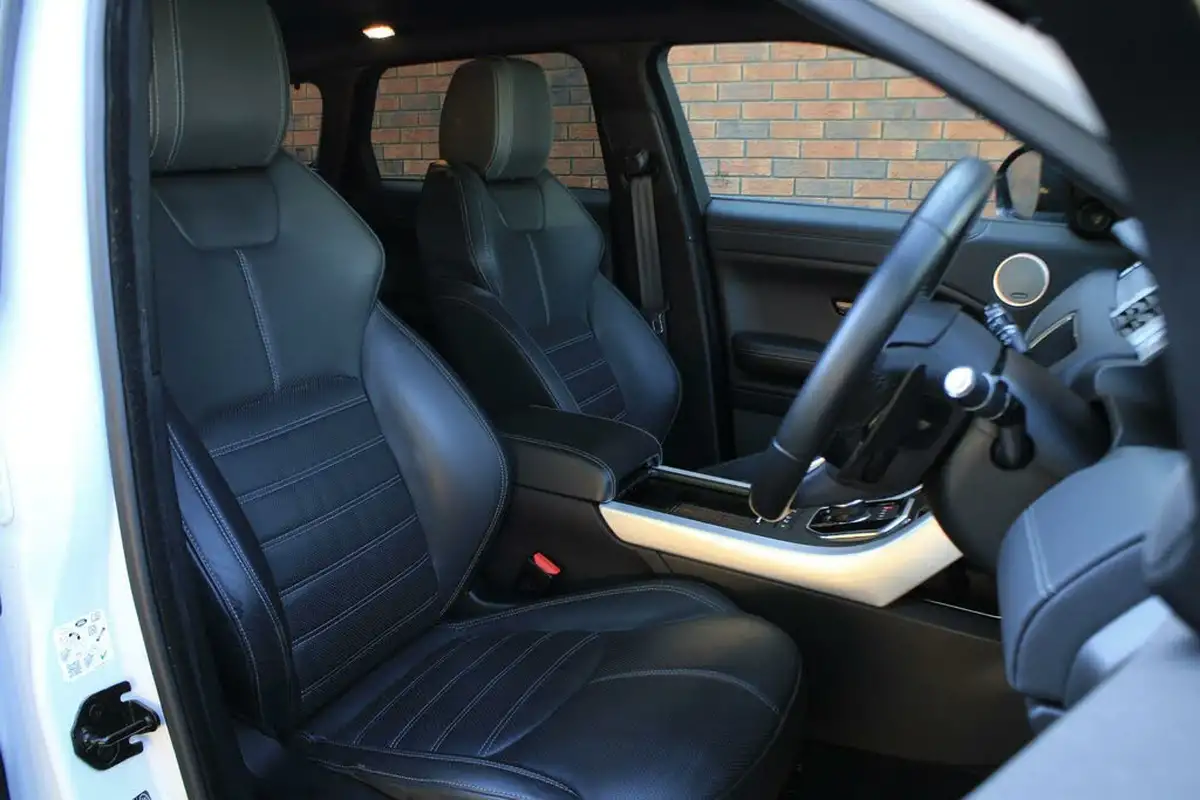 2017-land-rover-range-rover-evoque-20td4-hse-dynamic-ss-hatchback-5d-auto-big-3