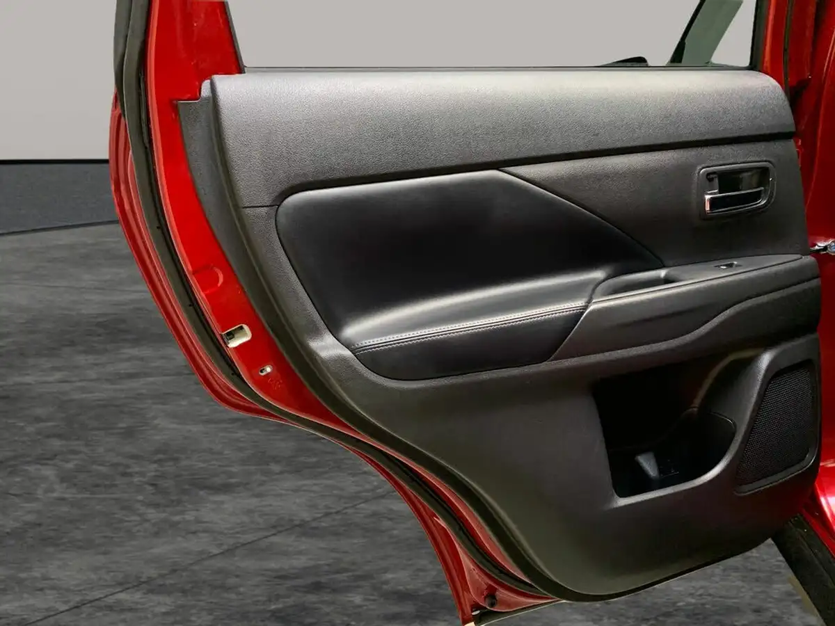 2019-mitsubishi-outlander-20-exceed-big-30