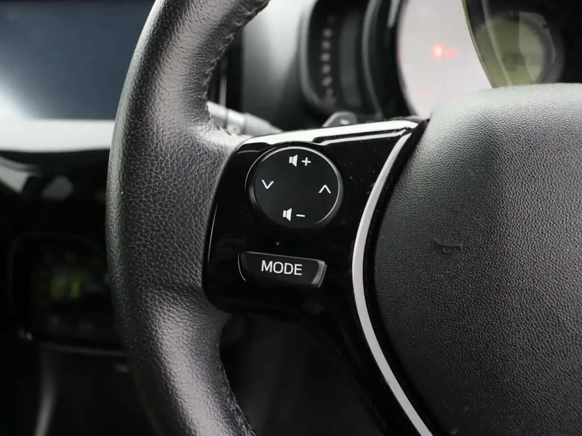 2019-peugeot-108-10-collection-top-2-tronic-big-25