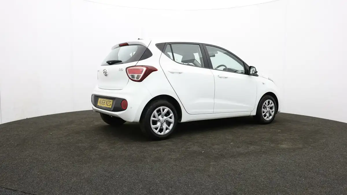2018-hyundai-i10-10-se-67ps-big-25