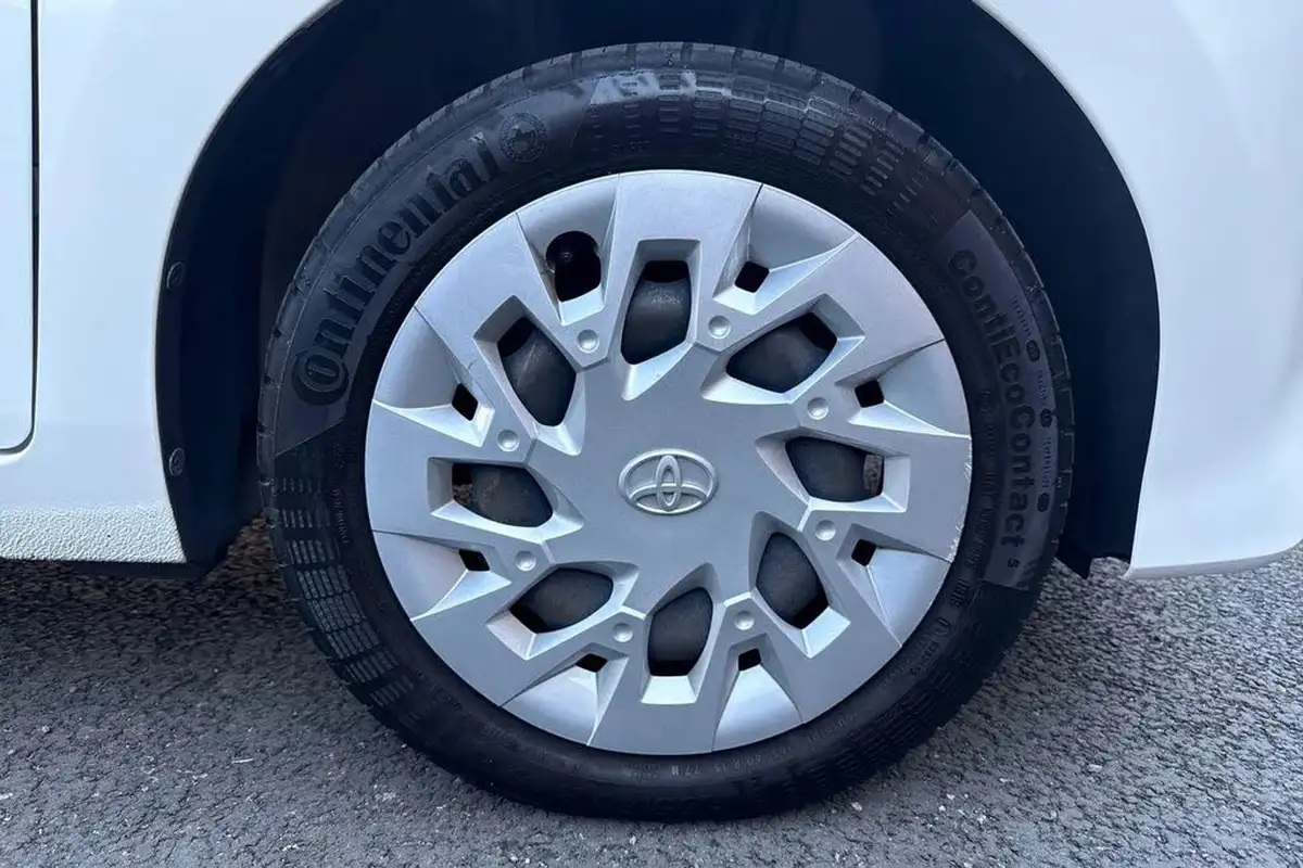 2019-toyota-aygo-10-vvt-i-x-play-big-8