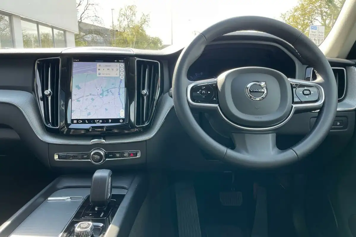 2024-volvo-xc60-20-b5-plus-big-32