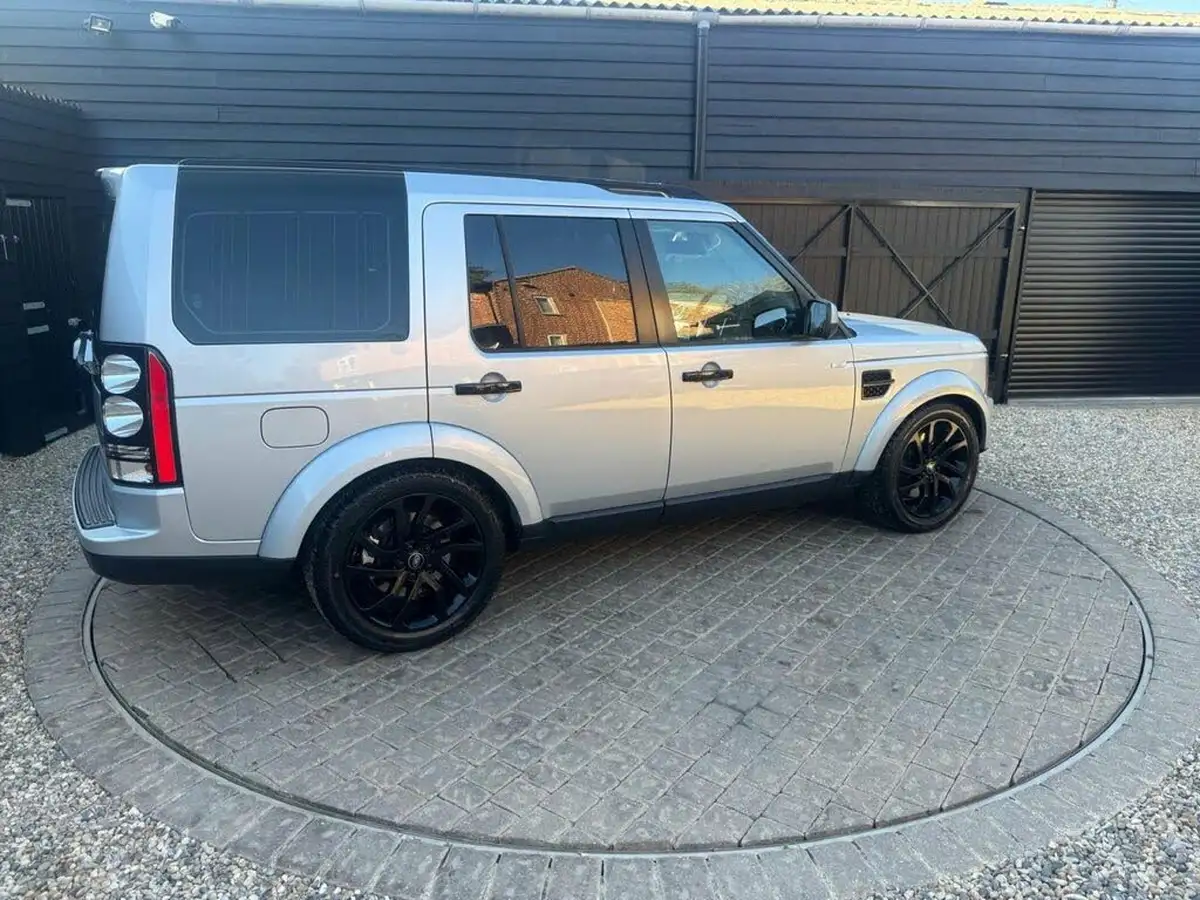 2016-land-rover-discovery-4-30-sd-v6-graphite-big-17