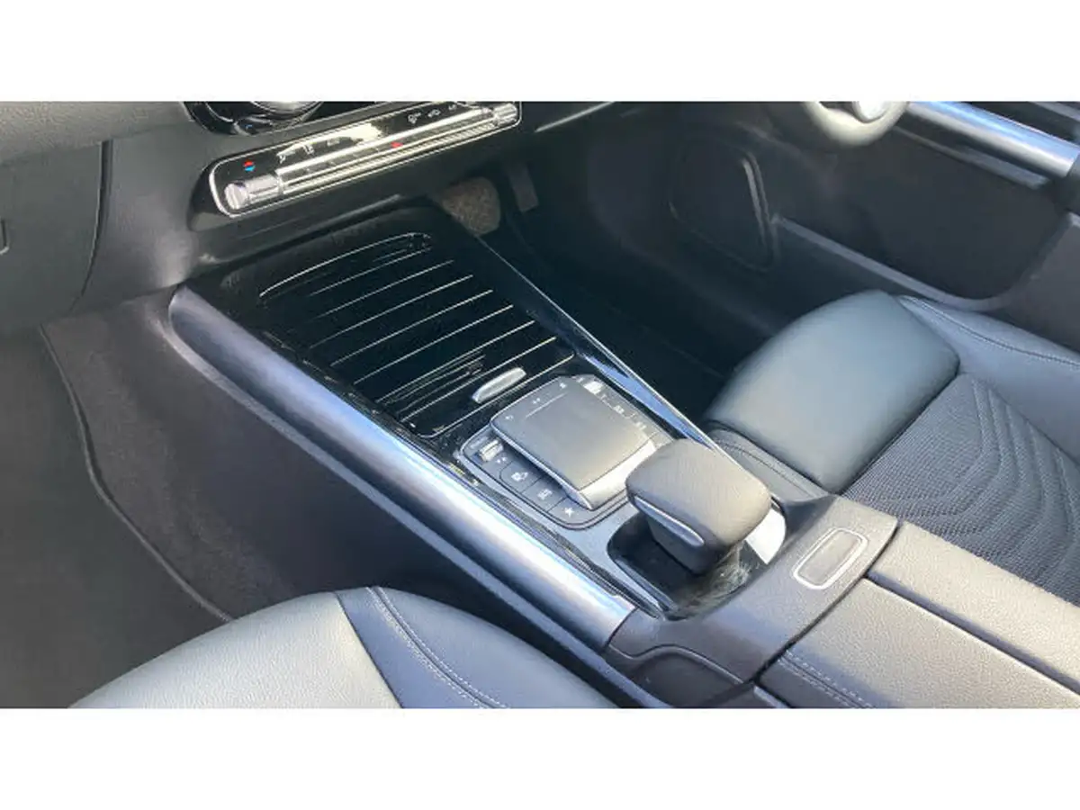 2023-mercedes-benz-gla-class-13-gla-200-sport-executive-station-wagon-big-12