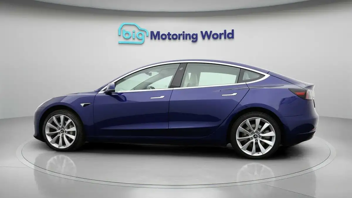 2020-tesla-model-3-e-standard-plus-big-3