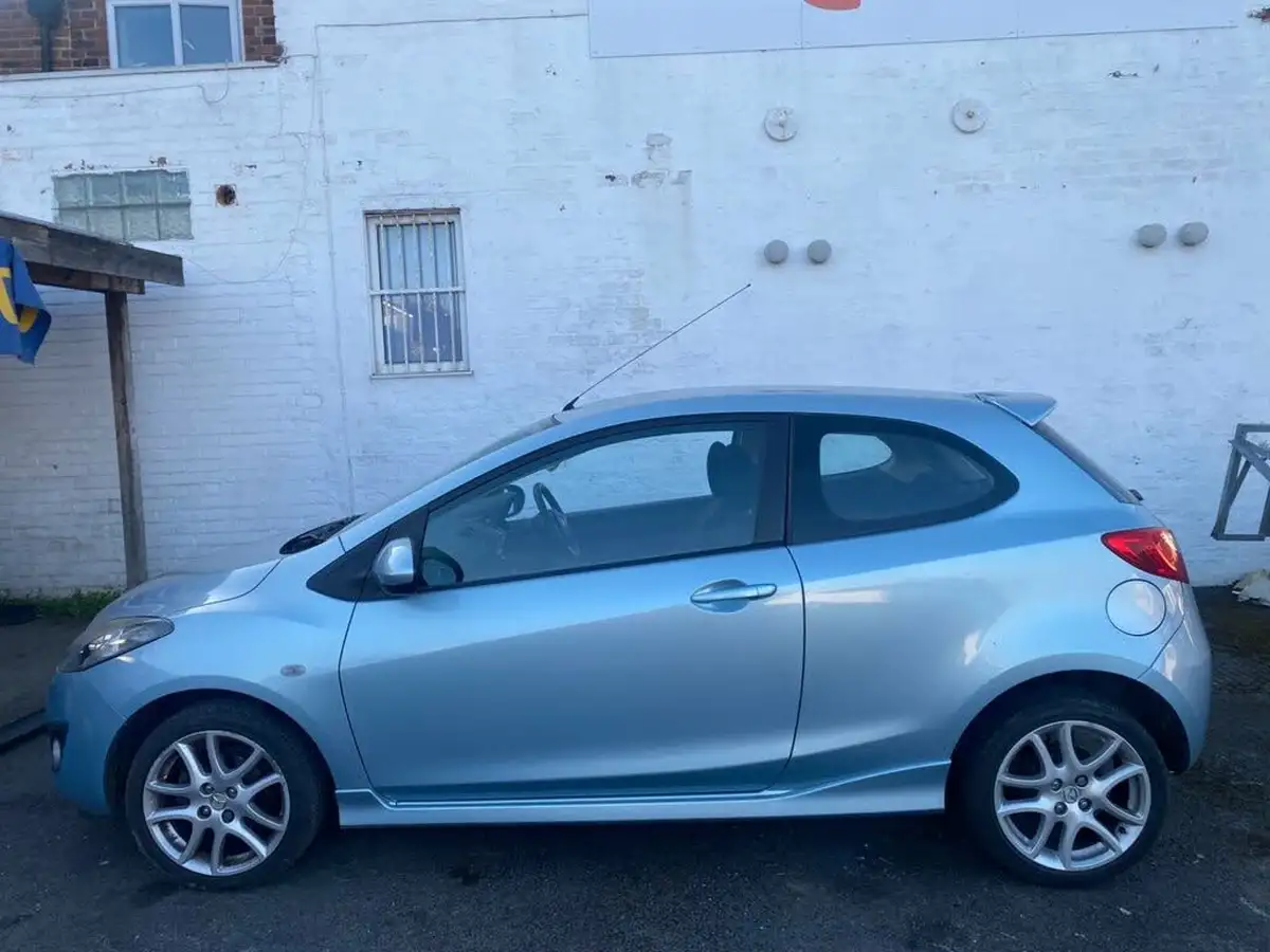 2012-mazda-mazda2-15-sport-102bhp-3d-big-12