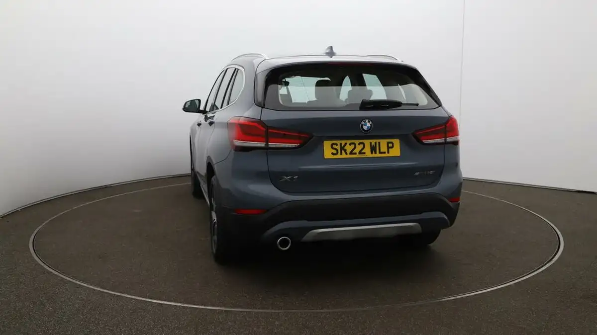 2021-bmw-x1-15-sdrive18i-xline-big-53