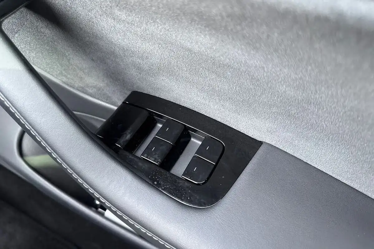 2019-tesla-model-3-e-standard-plus-big-43