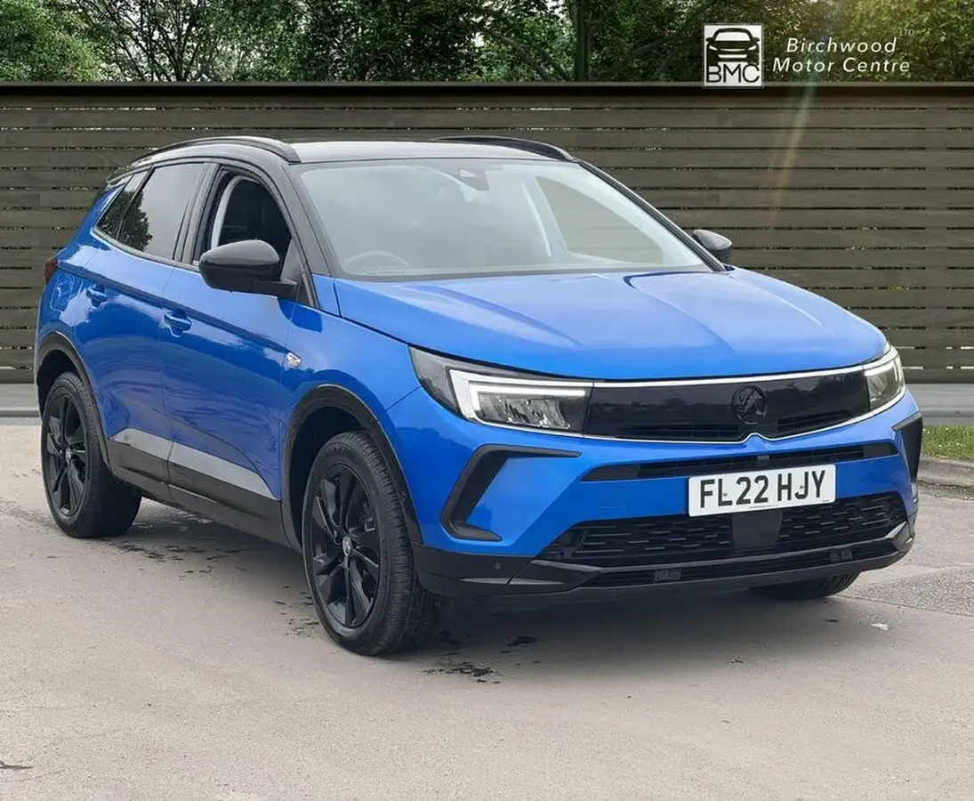 2022-vauxhall-grandland-15td-sri-big-0