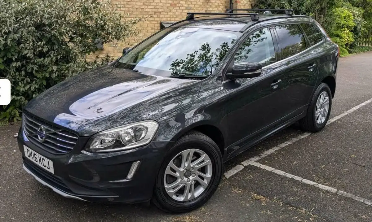 2016-volvo-xc60-20td-d4-se-nav-big-0