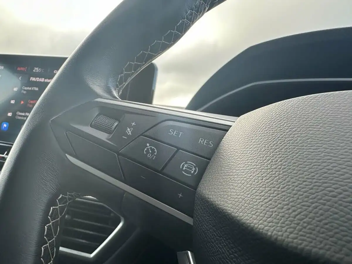 2022-seat-leon-10-tsi-evo-se-dynamic-hatchback-big-13