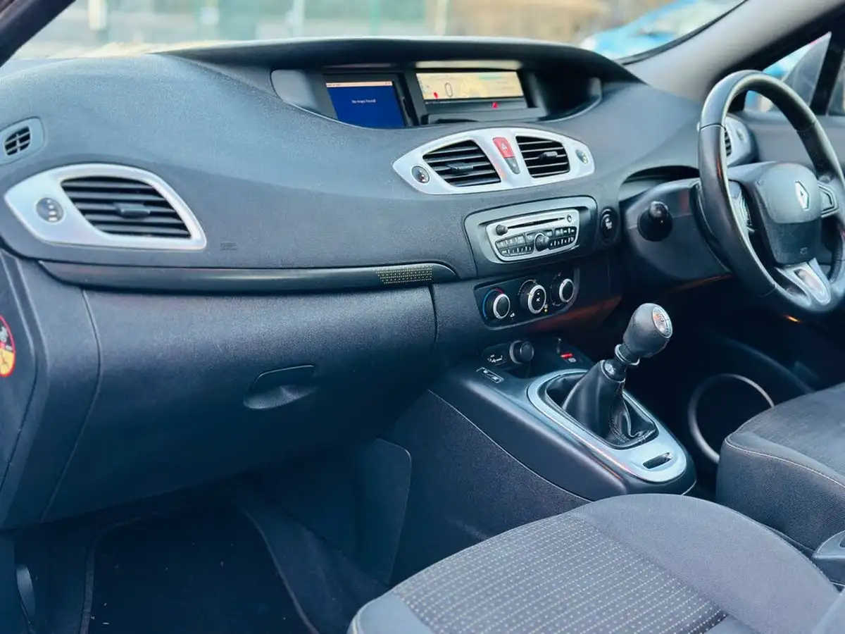 2010-renault-grand-scenic-16-dynamique-tom-tom-vvt-big-54