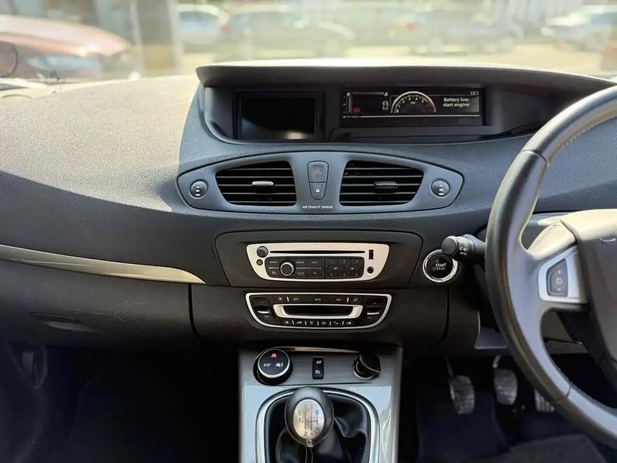 2013-renault-scenic-xmod-16-dynamique-tomtom-big-14