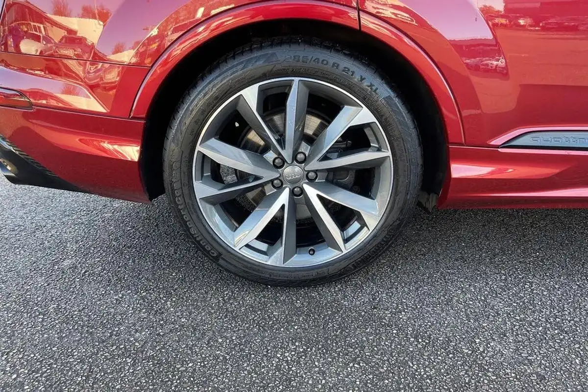 2020-audi-sq7-40tdi-big-21