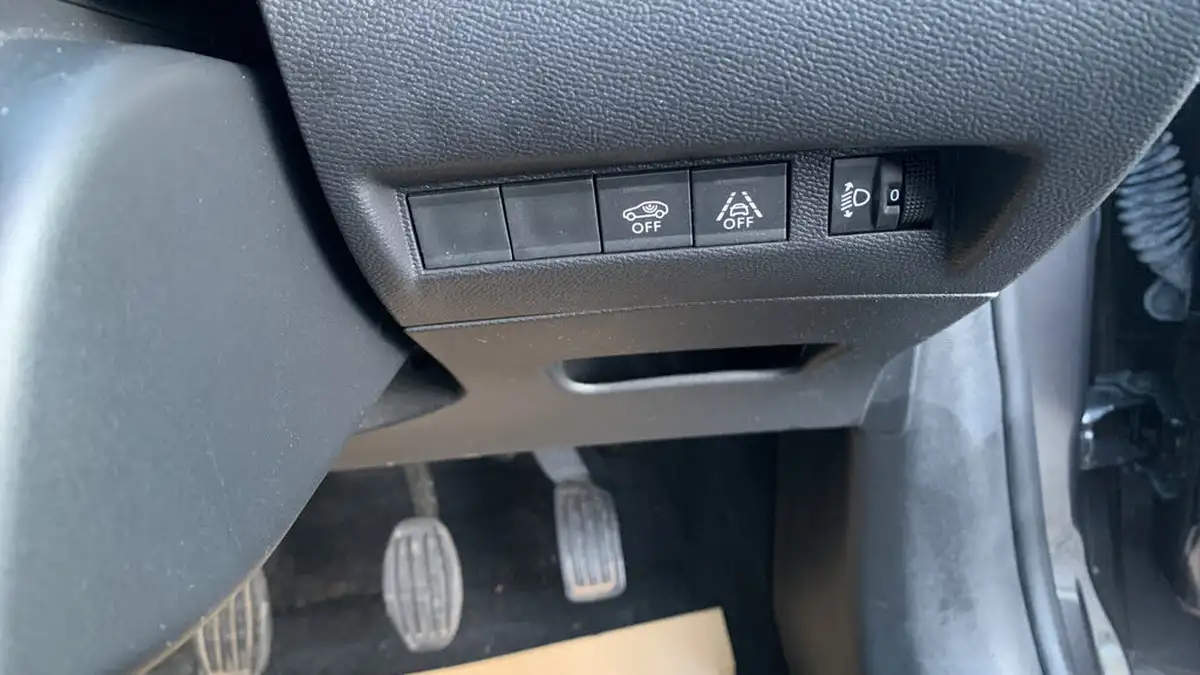 2022-peugeot-208-12-puretech-allure-premium-100bhp-big-33