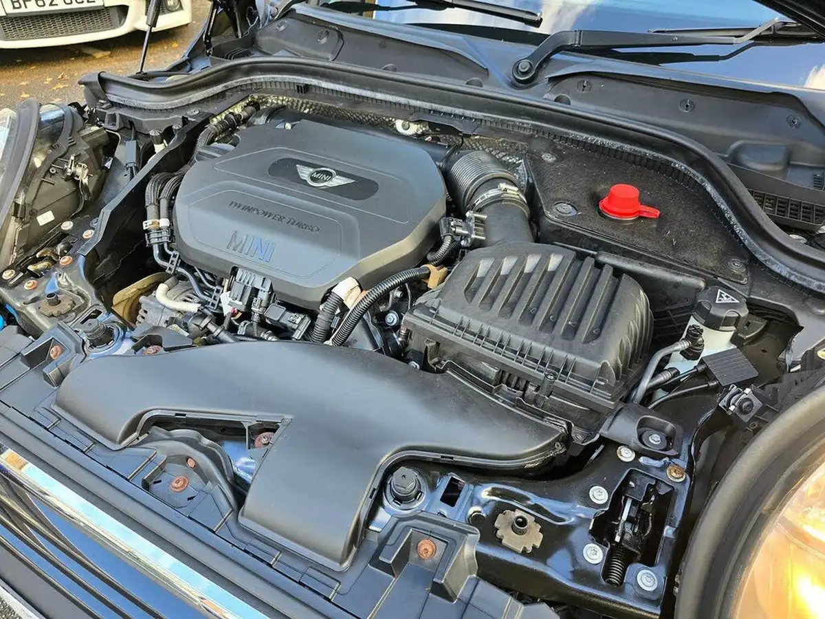 2014-mini-cooper-15td-one-d-98bhp-media-xlss-3d-big-37