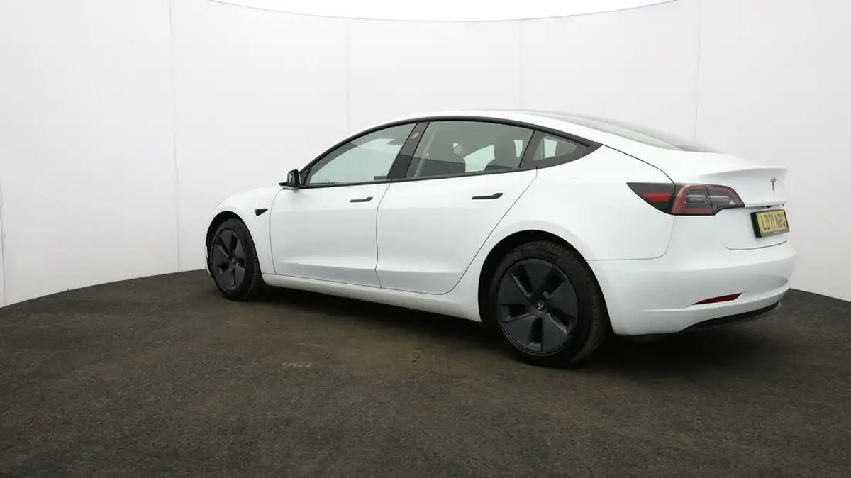 2021-tesla-model-3-e-standard-plus-big-4