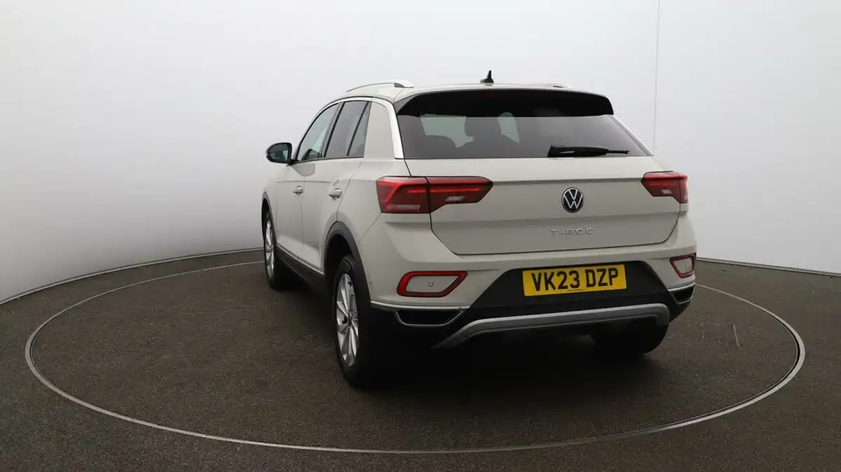 2023-volkswagen-t-roc-15-tsi-style-hatchback-5d-big-52