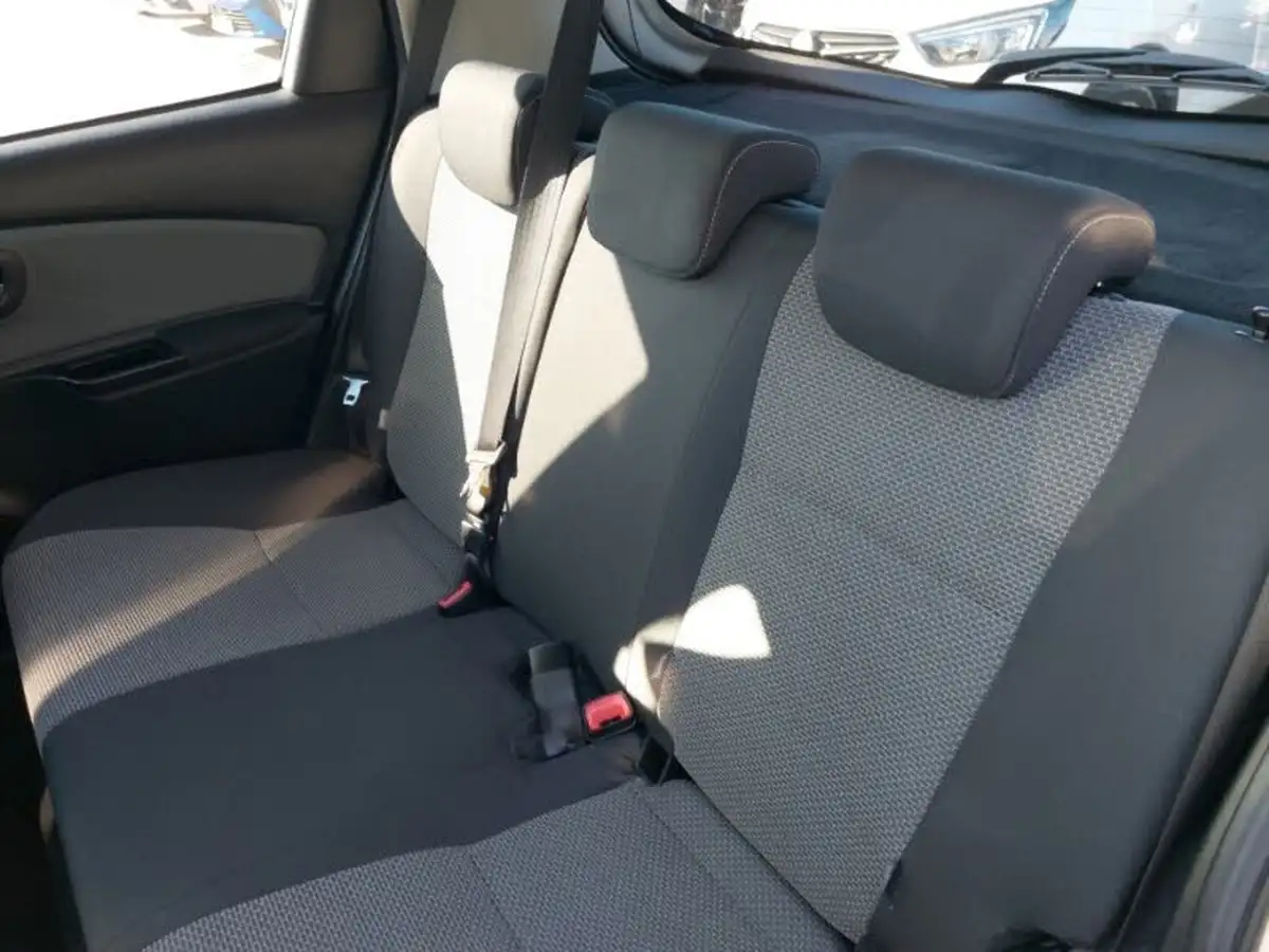2015-toyota-yaris-15-vvt-i-sport-hybrid-big-5