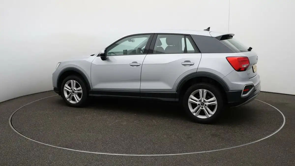 2021-audi-q2-10-30-tfsi-sport-big-39