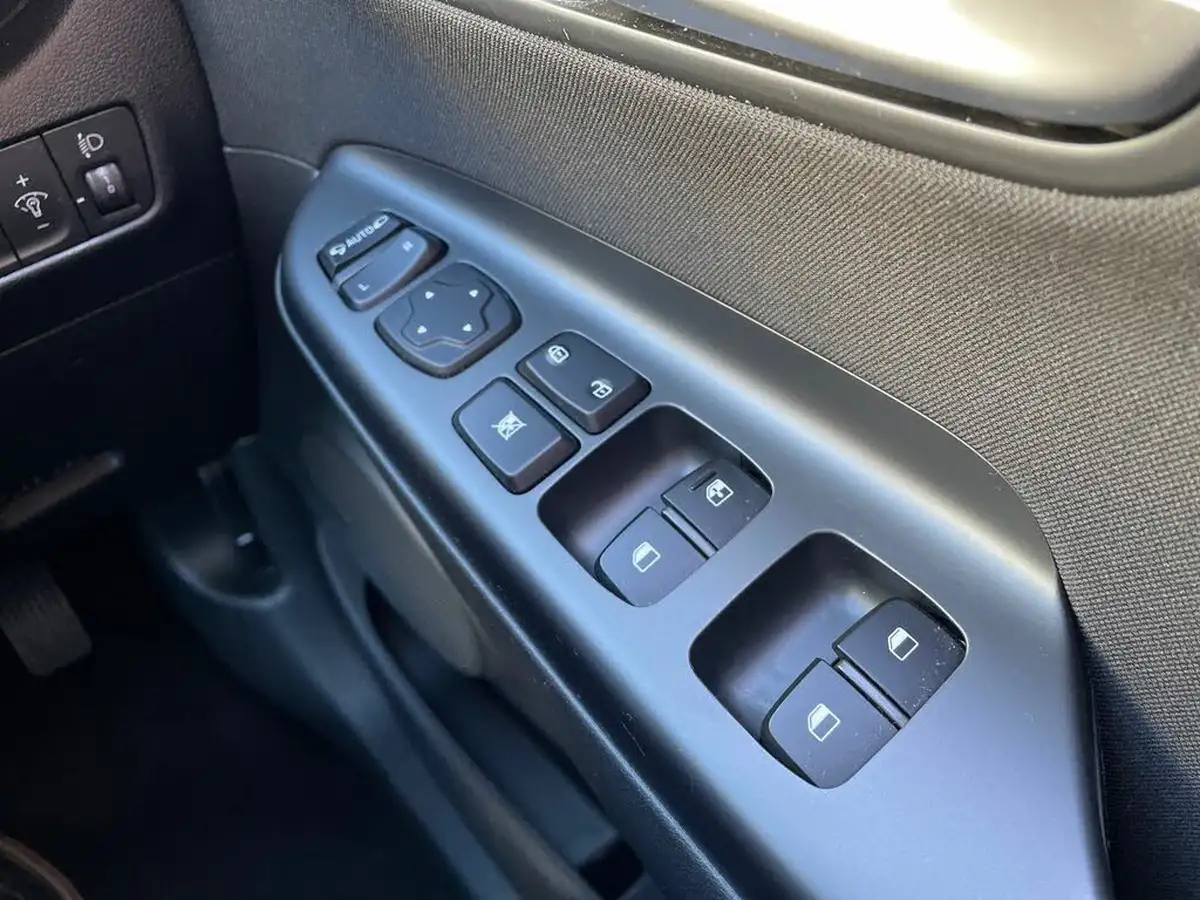 2022-hyundai-kona-16-gdi-premium-big-22
