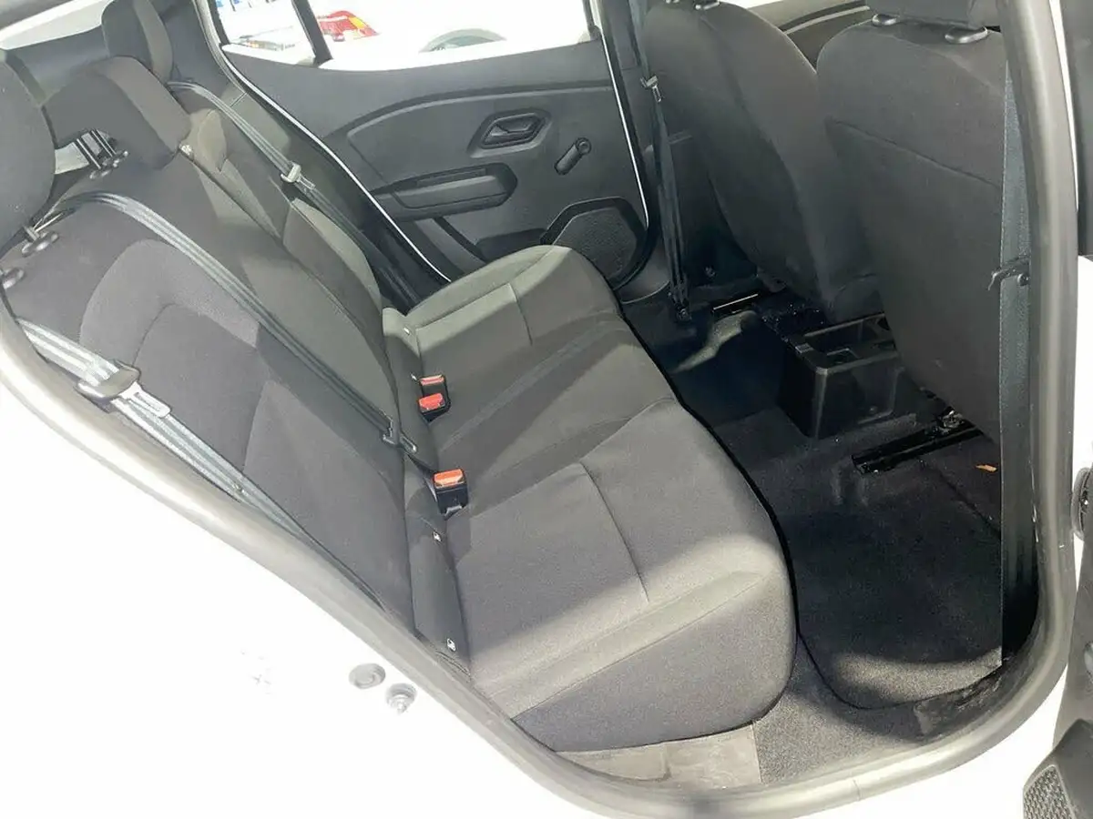 2022-dacia-sandero-10-tce-essential-90bhp-big-11