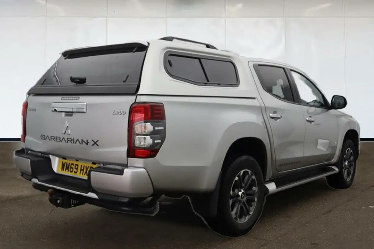 2020-mitsubishi-l200-22di-d-barbarian-x-big-3
