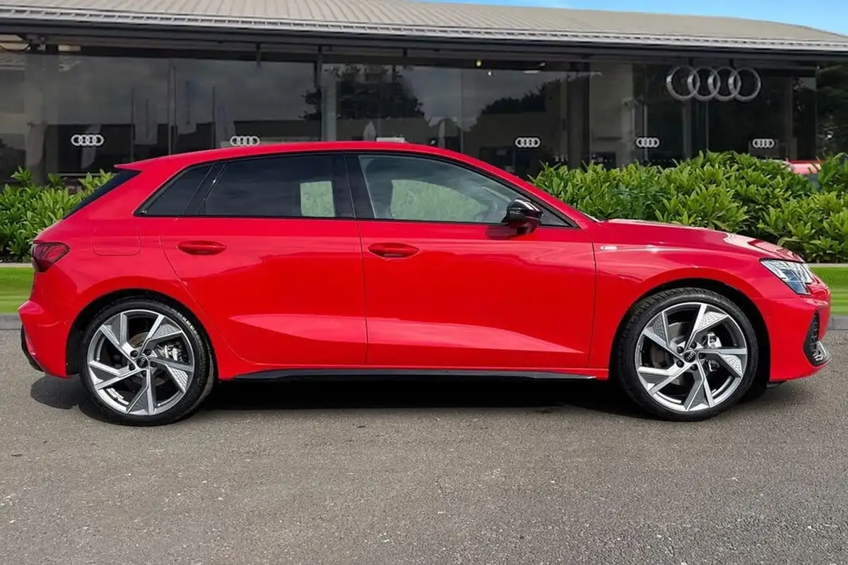 2024-audi-a3-15-35-tfsi-black-edition-sportback-5d-big-2