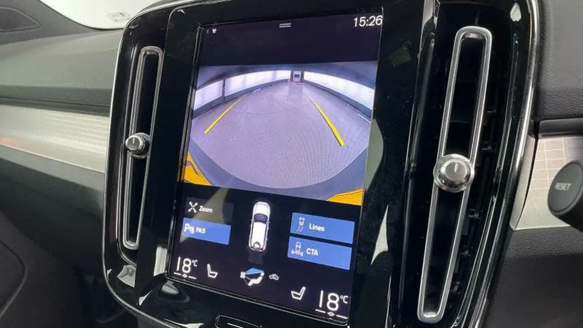 2022-volvo-xc40-15-t4-plus-big-14