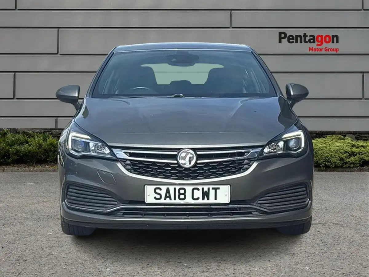 2018-vauxhall-astra-14i-16v-turbo-sri-vx-line-nav-big-12