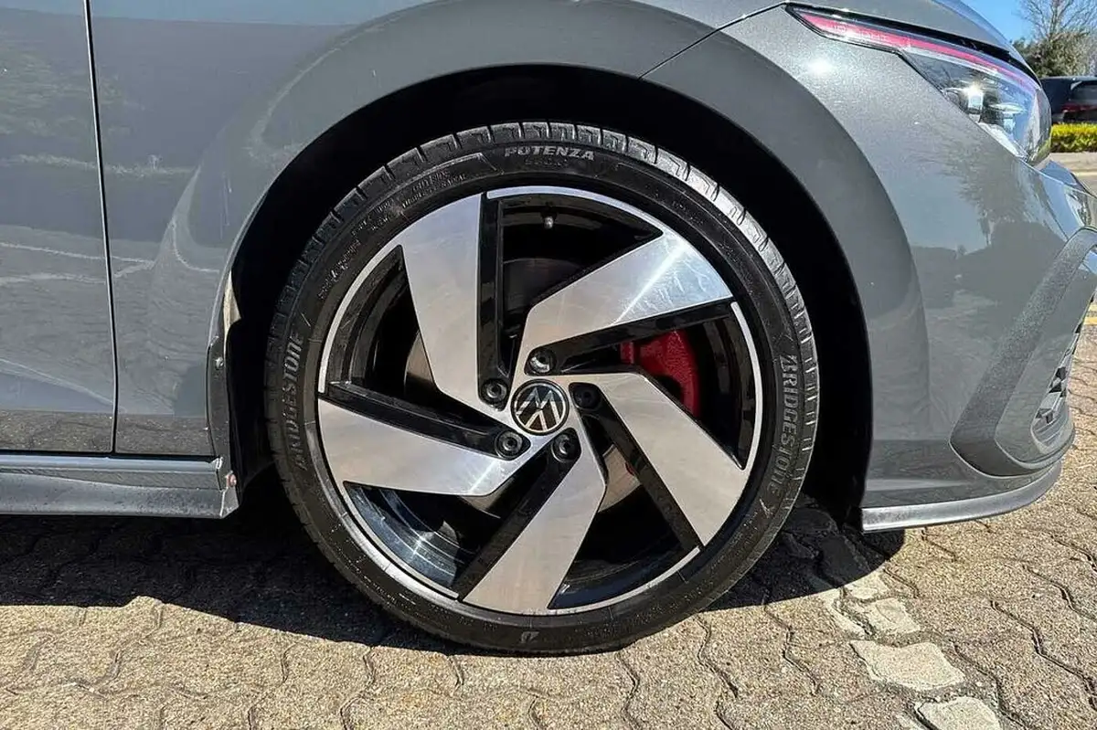 2021-volkswagen-golf-20-tsi-gti-big-4