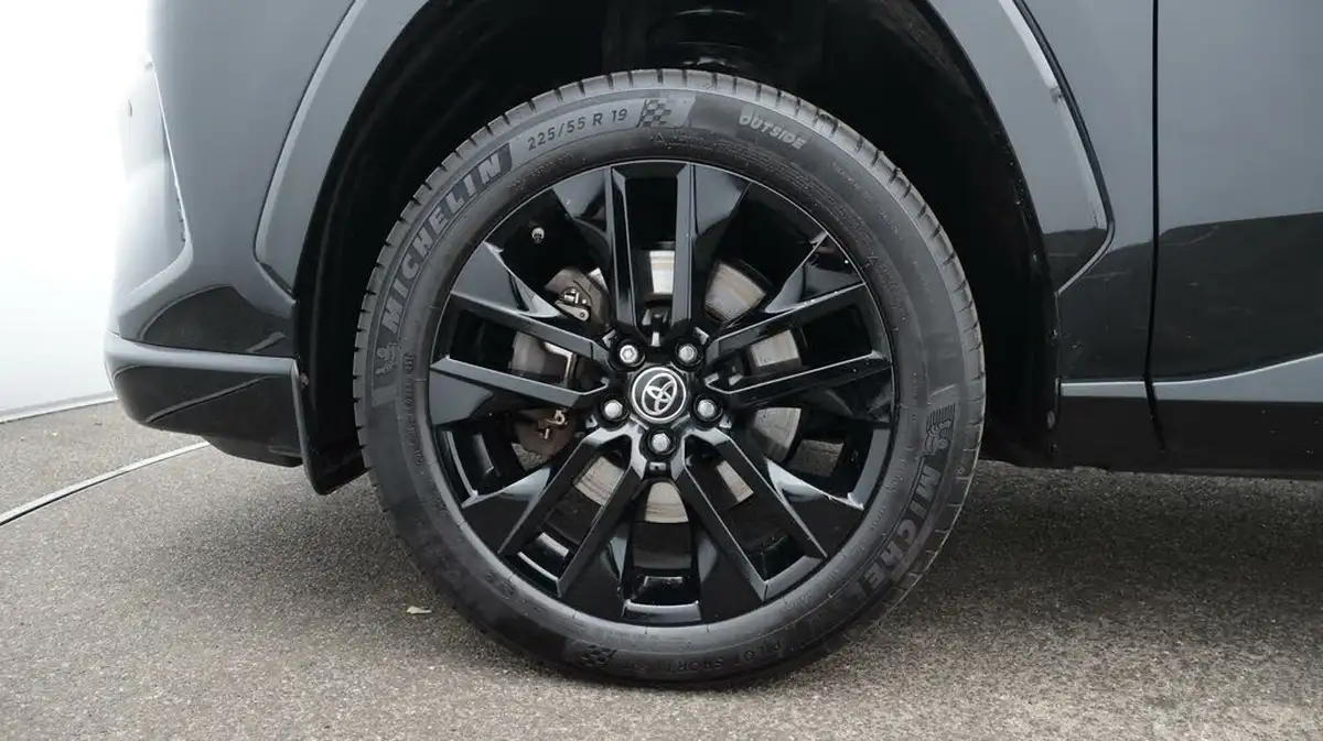 2022-toyota-rav4-25-vvt-i-black-edition-215bhp-big-18
