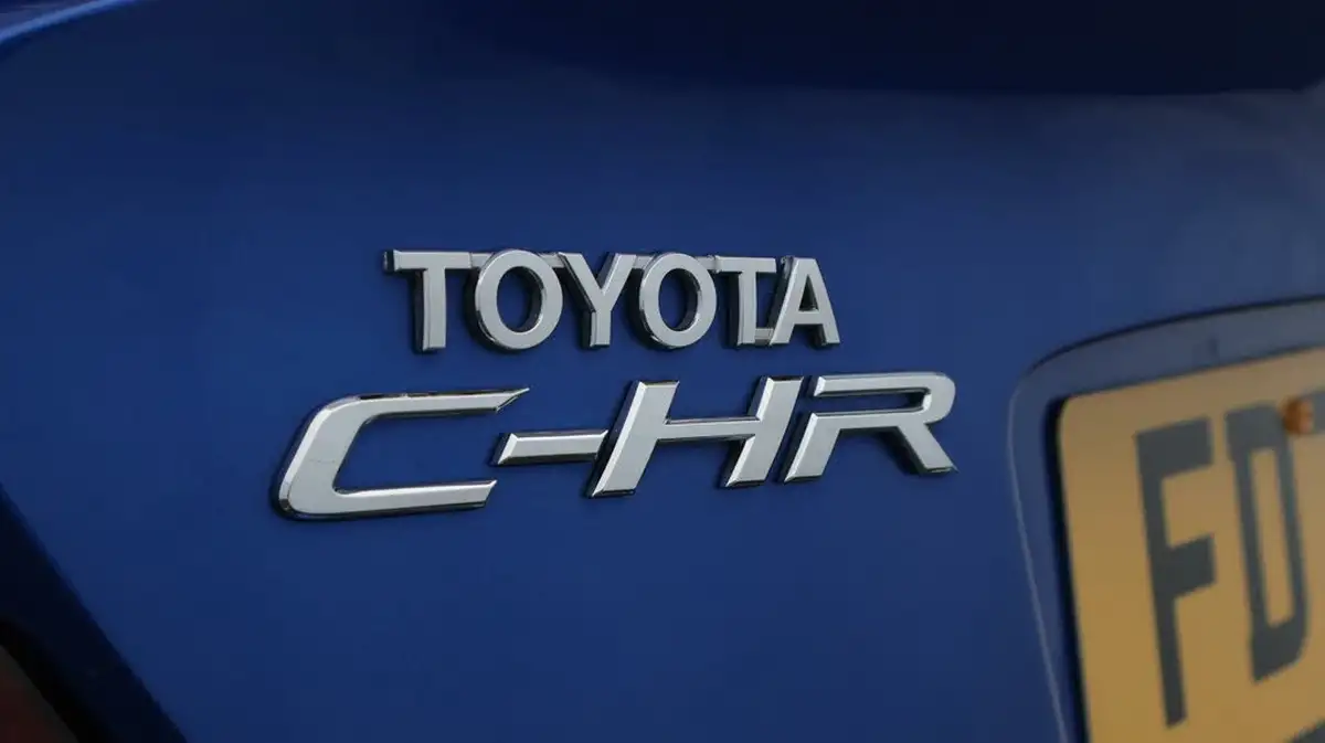 2020-toyota-c-hr-18-vvt-i-icon-big-21