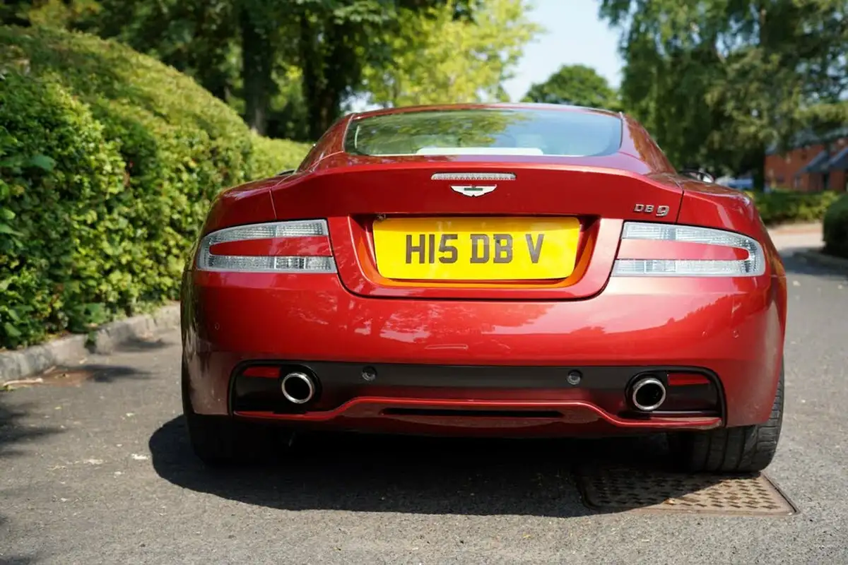 2015-aston-martin-db9-59-20-big-4