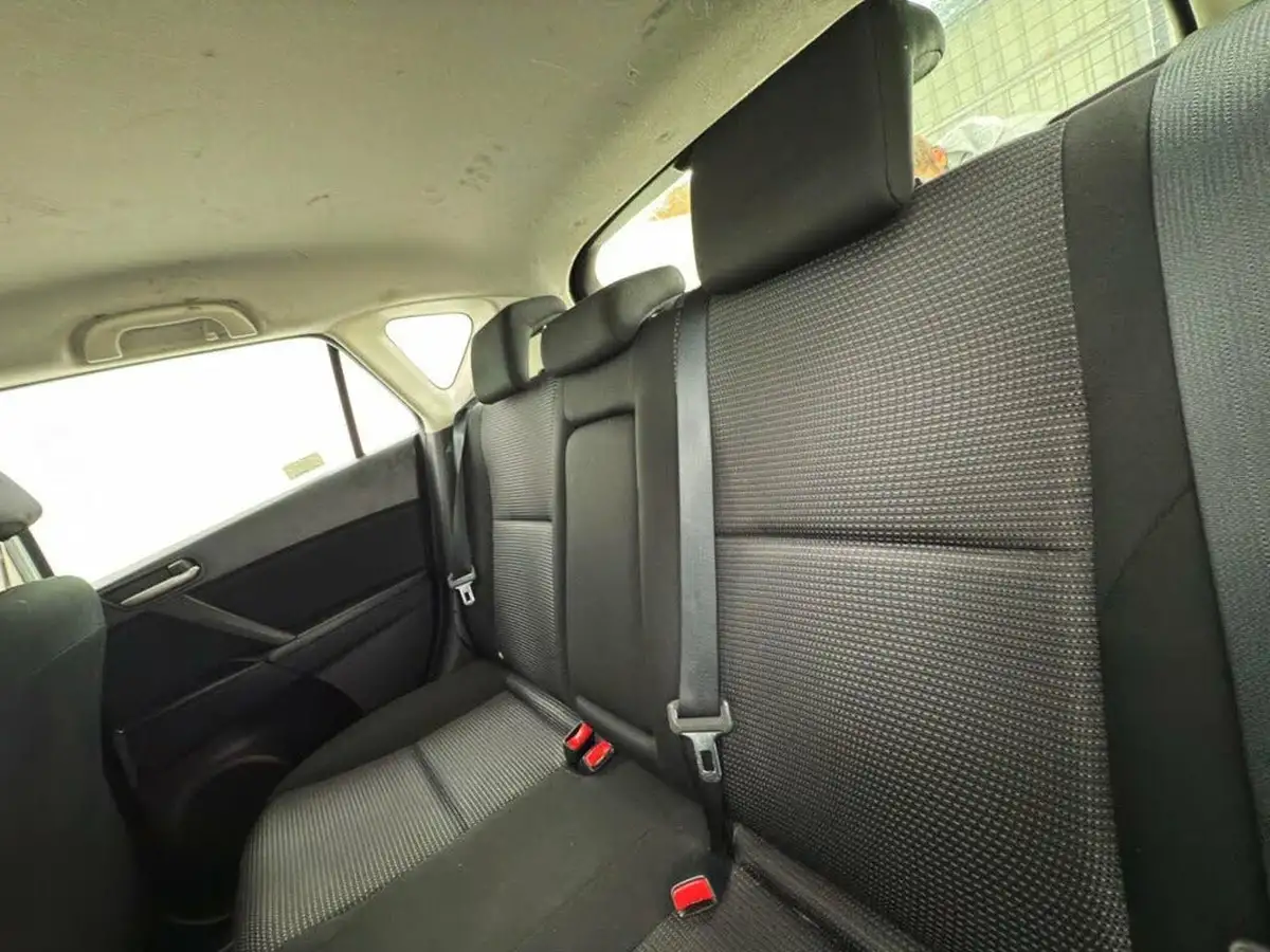 2013-mazda-mazda3-16-tamura-big-16