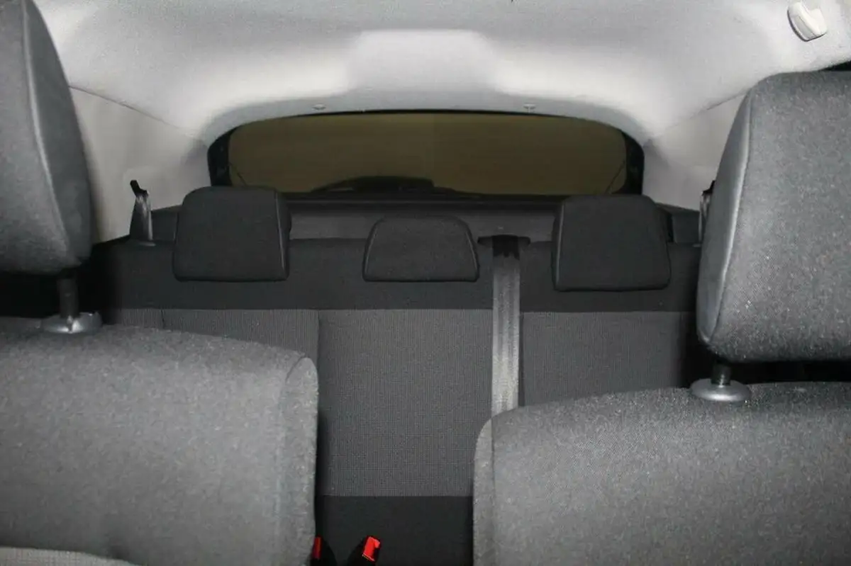 2016-citroen-c4-cactus-16bluehdi-flair-big-42