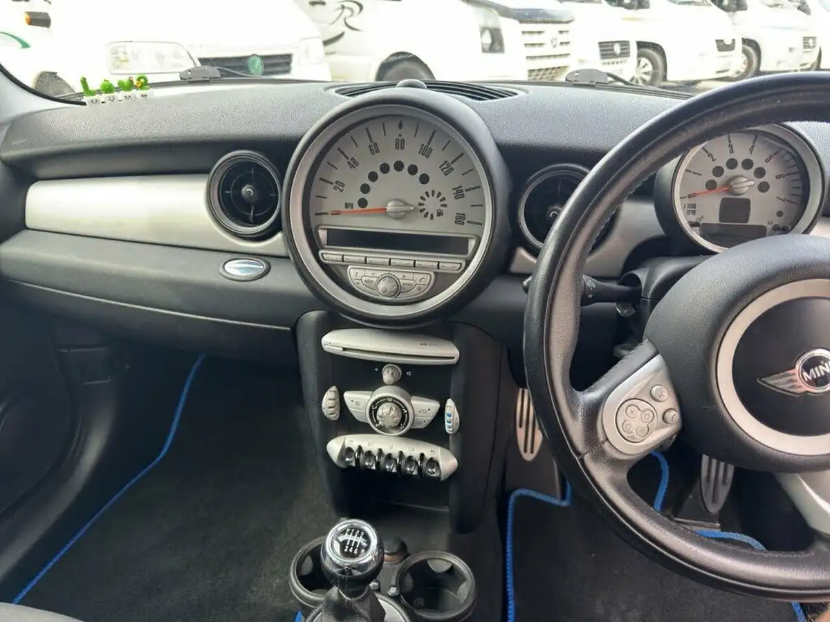 2008-mini-cooper-16td-cooper-d-110bhp-big-26